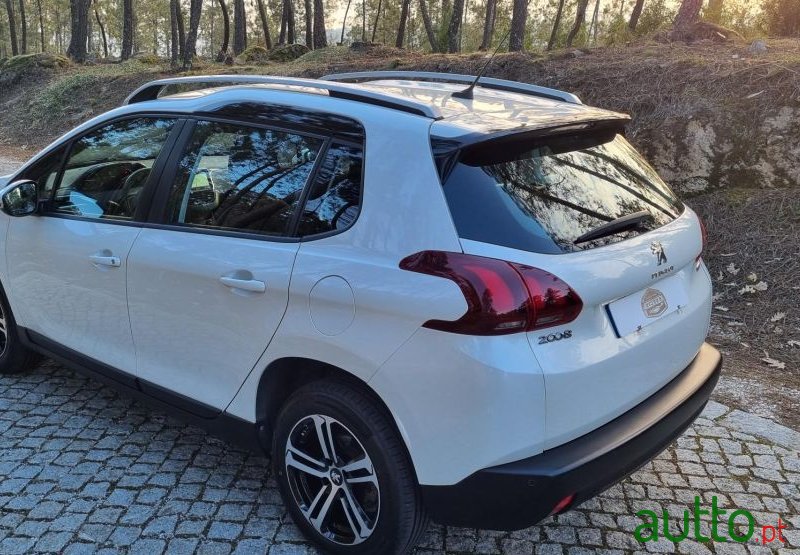 2017' Peugeot 2008 photo #5