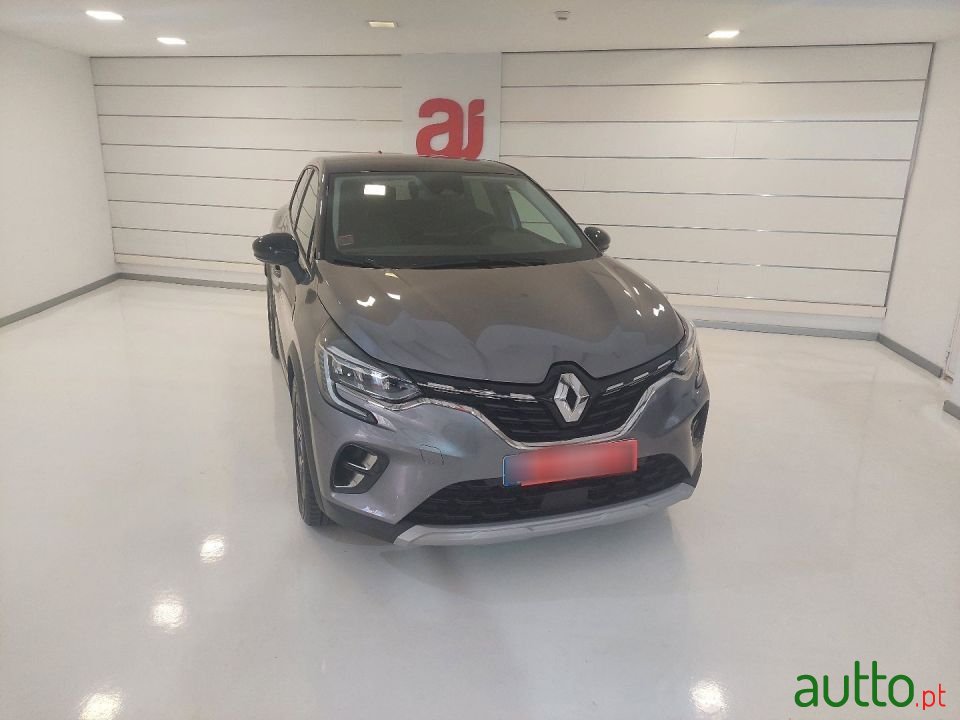 2022' Renault Captur photo #1