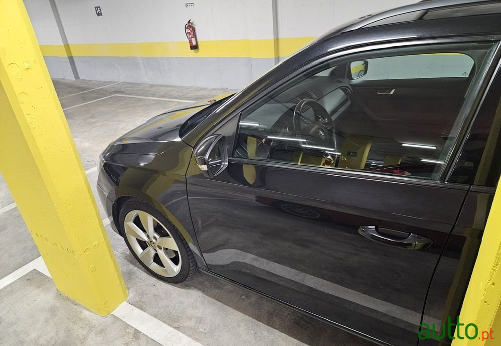 2015' Skoda Fabia Break photo #4