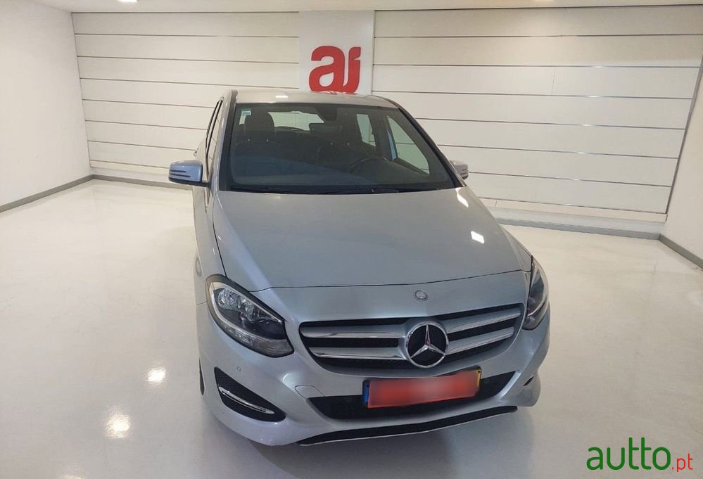 2015' Mercedes-Benz Classe B Cdi Urban photo #1