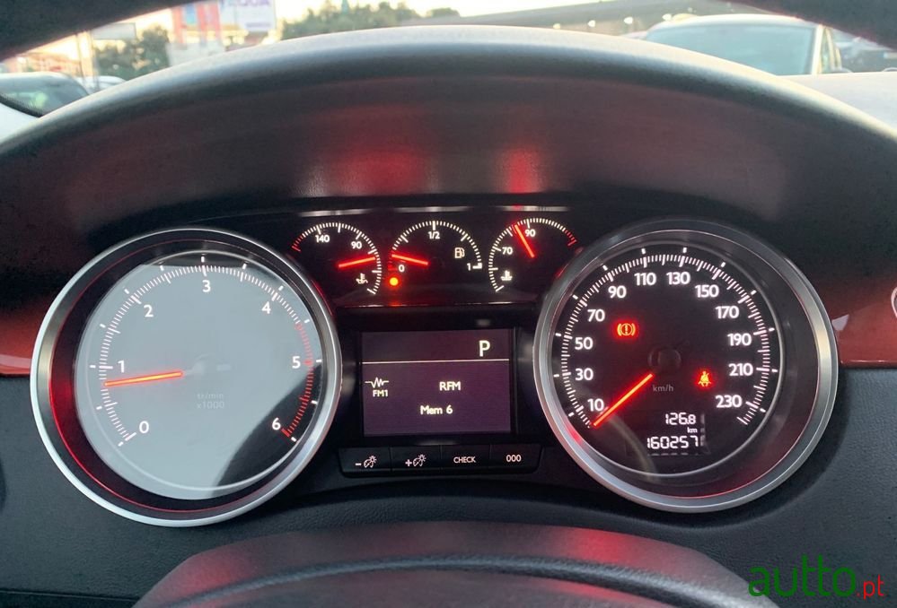 2015' Peugeot 508 RXH photo #2