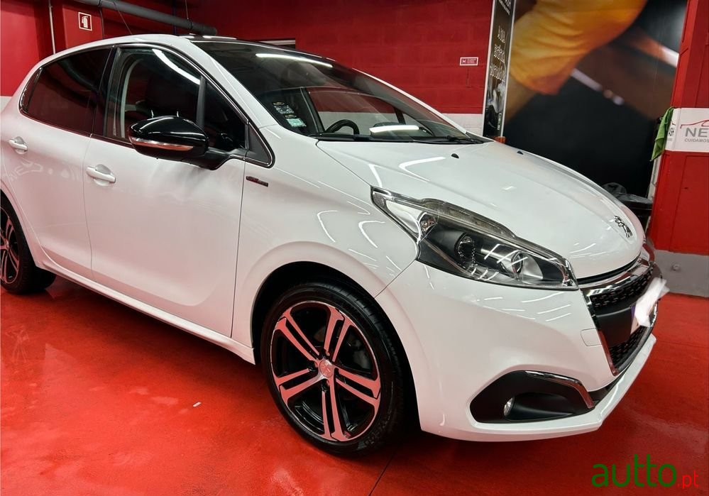 2015' Peugeot 208 Gt Line photo #1