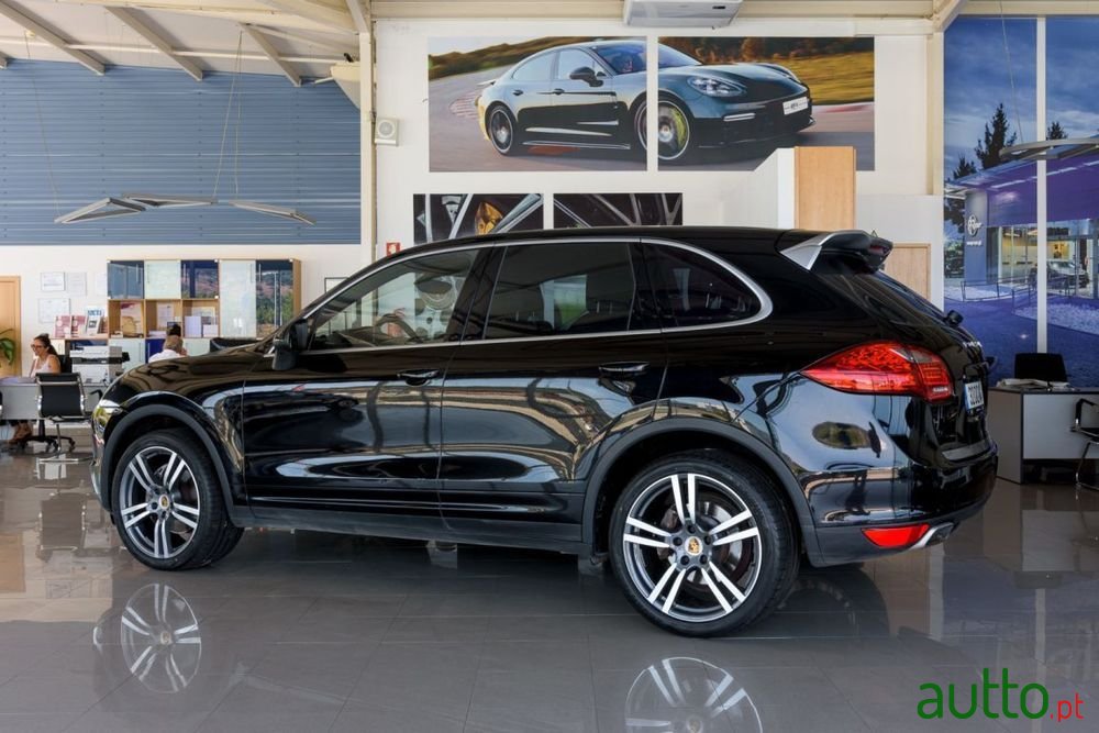 2014' Porsche Cayenne photo #3