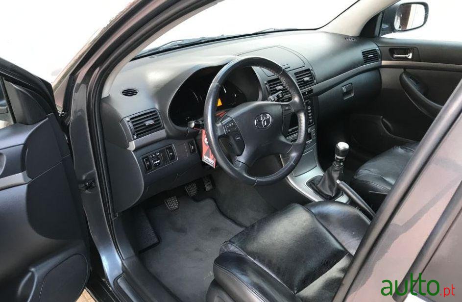 2007' Toyota Avensis photo #1