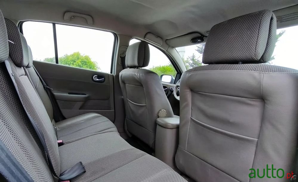 2004' Renault Megane 1.5 Dci Confort photo #6