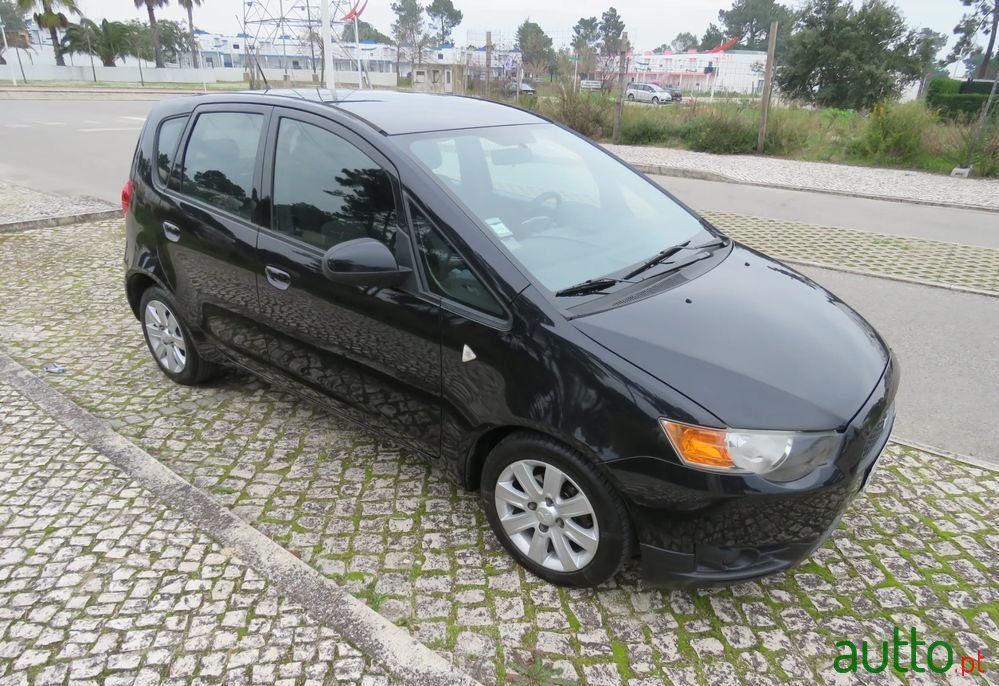 2010' Mitsubishi Colt photo #1