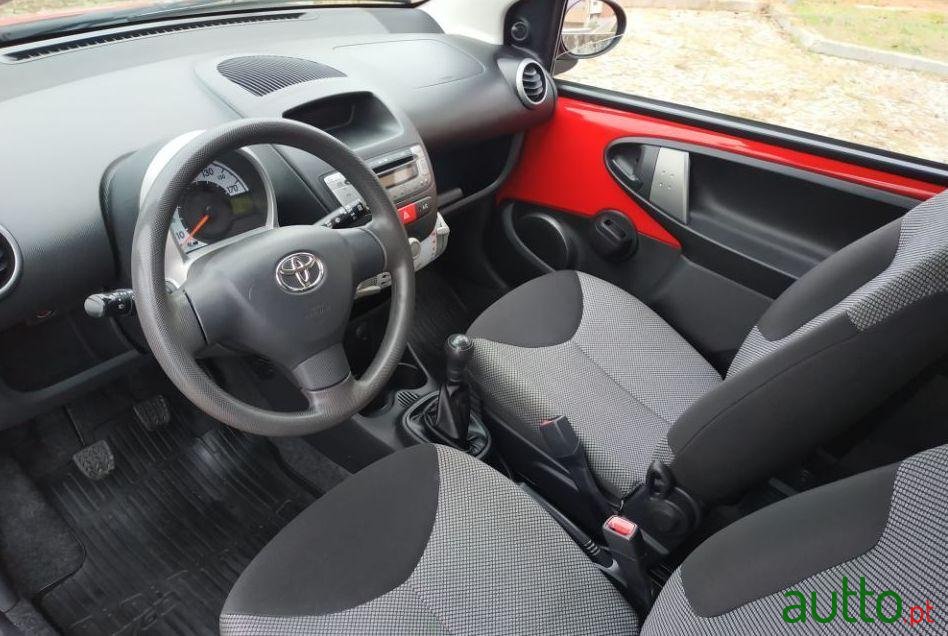 2013' Toyota Aygo A.C. photo #2