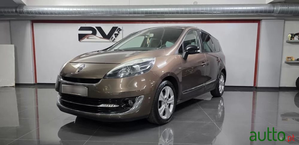 2012' Renault Grand Scenic photo #1
