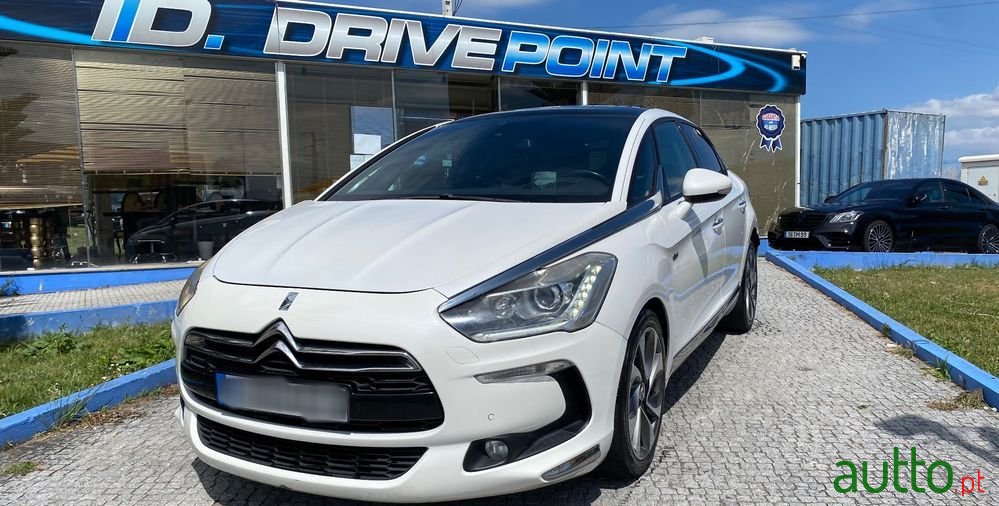2013' Citroen DS5 photo #2