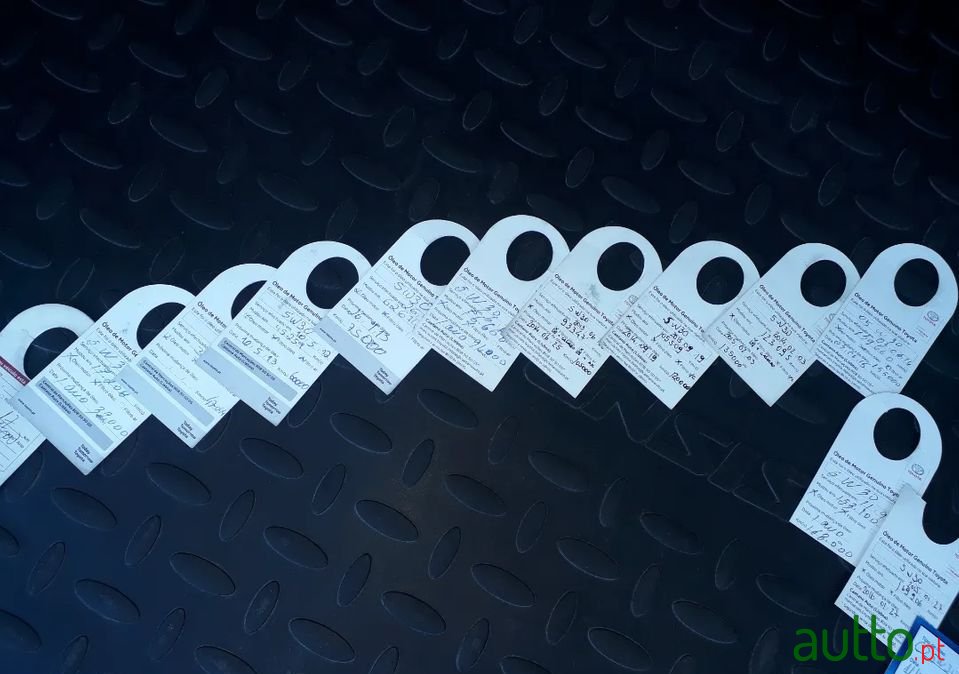 2011' Toyota Avensis Sw photo #5