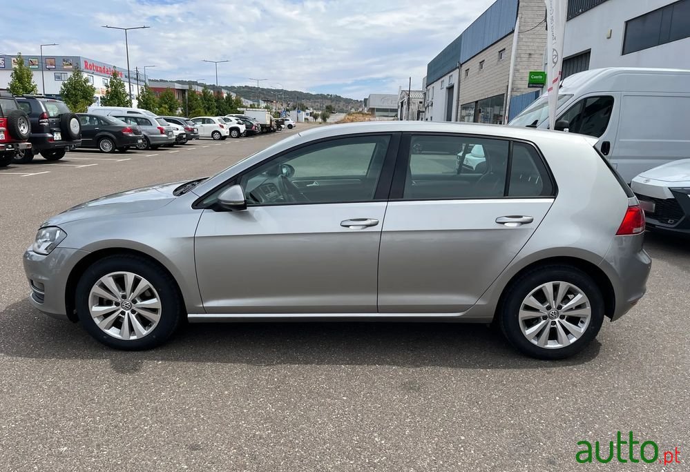 2017' Volkswagen Golf photo #2