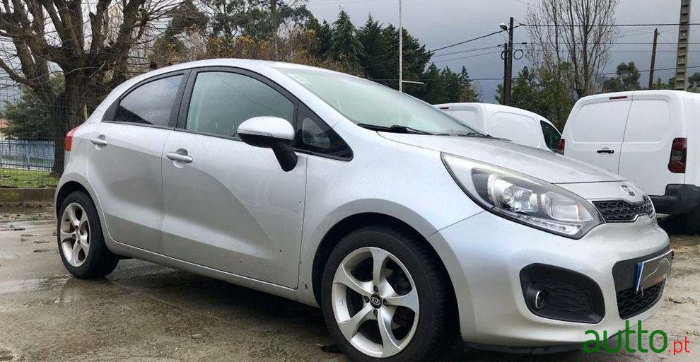 2012' Kia Rio 1.1 Crdi photo #1