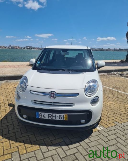 2016' Fiat 500L photo #2