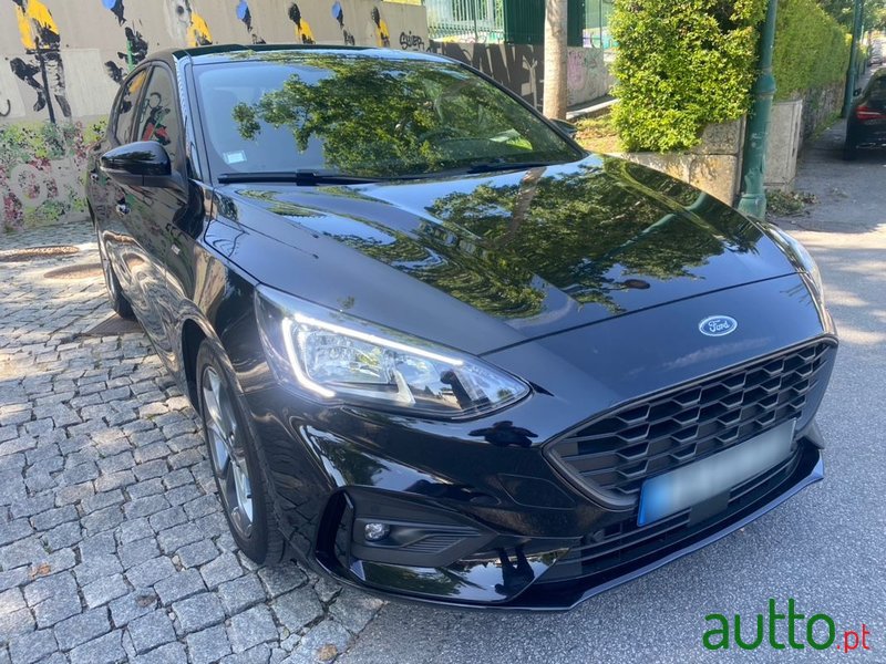 2020' Ford Focus photo #1