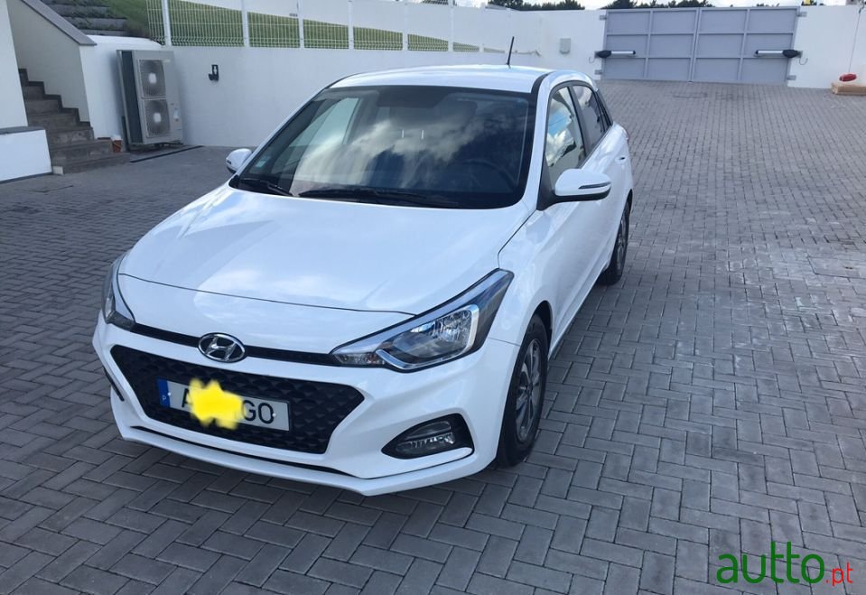 2020' Hyundai i20 photo #2