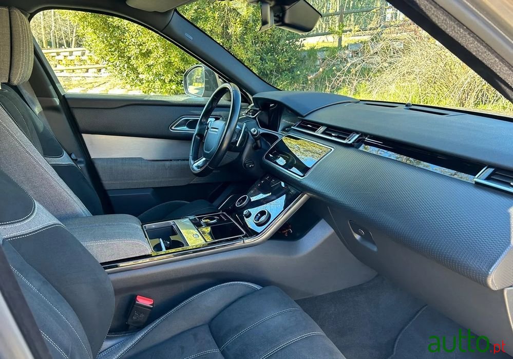 2019' Land Rover Range Rover Velar photo #6
