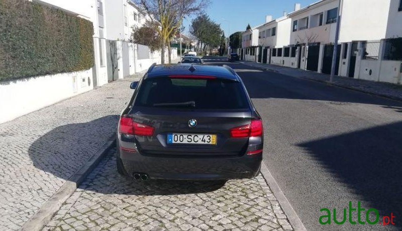 2011' BMW 520 F11 photo #2