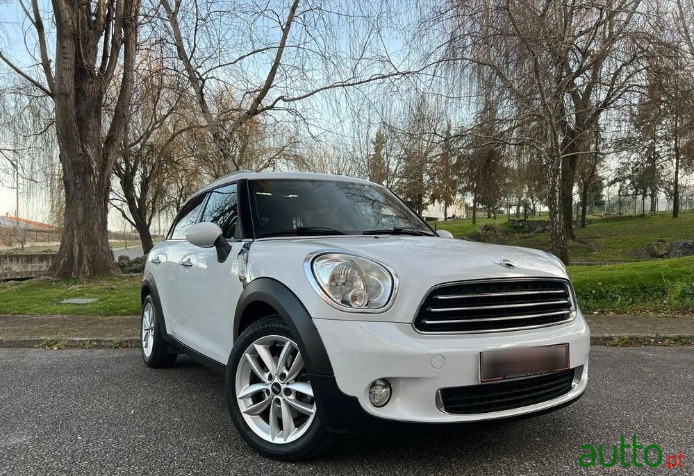 2011' MINI Countryman Cooper D photo #1