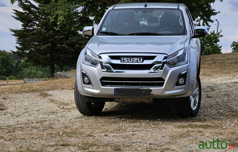 2017' Isuzu D-Max photo #1