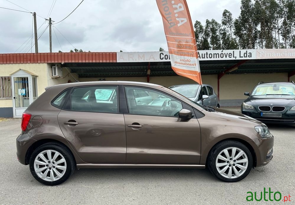 2015' Volkswagen Polo photo #4
