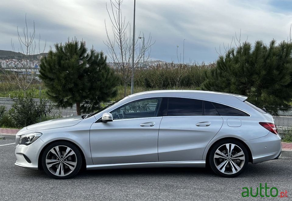 2017' Mercedes-Benz Cla-180 photo #2