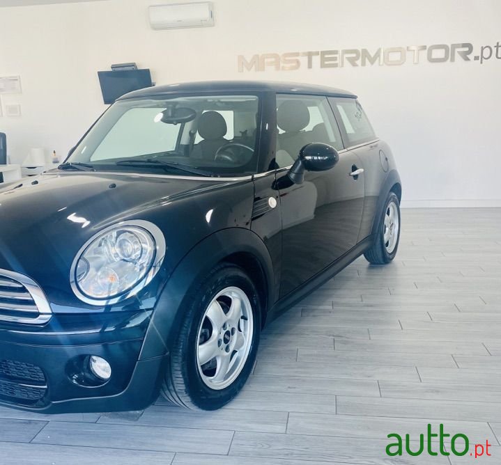 2010' MINI Cooper photo #3