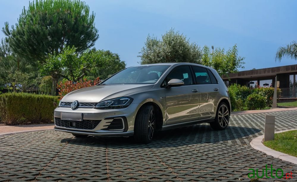 2020' Volkswagen Golf 1.4 Tsi Gte+ Dsg photo #3