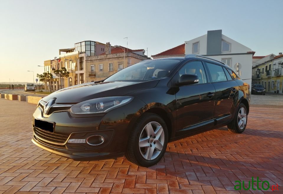 2015' Renault Megane Sport Tourer photo #6