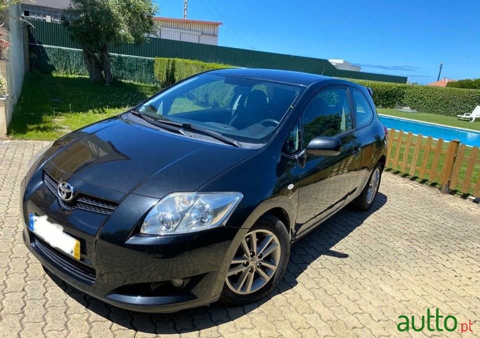 2009' Toyota Auris photo #1