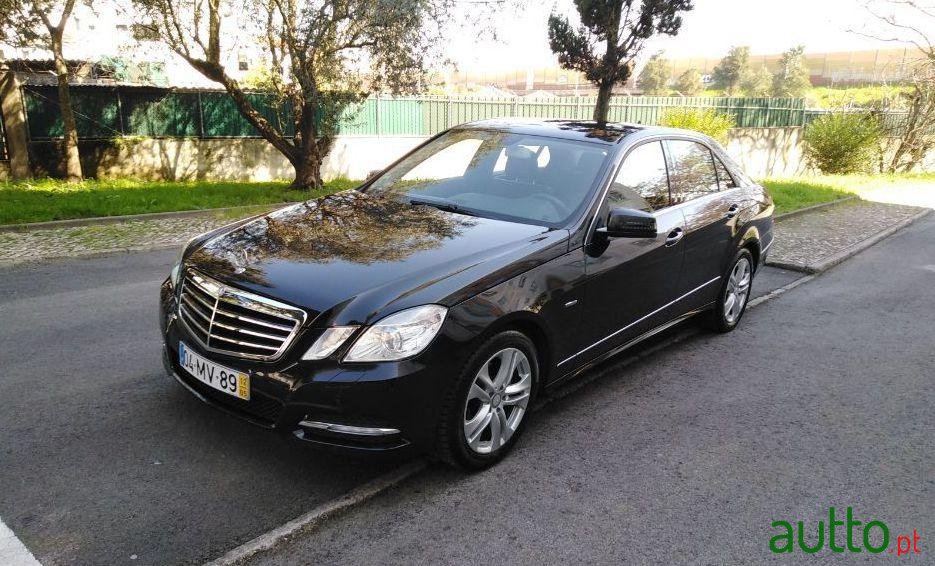 2012' Mercedes-Benz E-220 photo #3