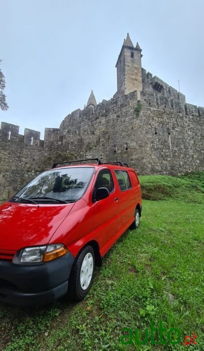 1998' Toyota Hiace photo #2