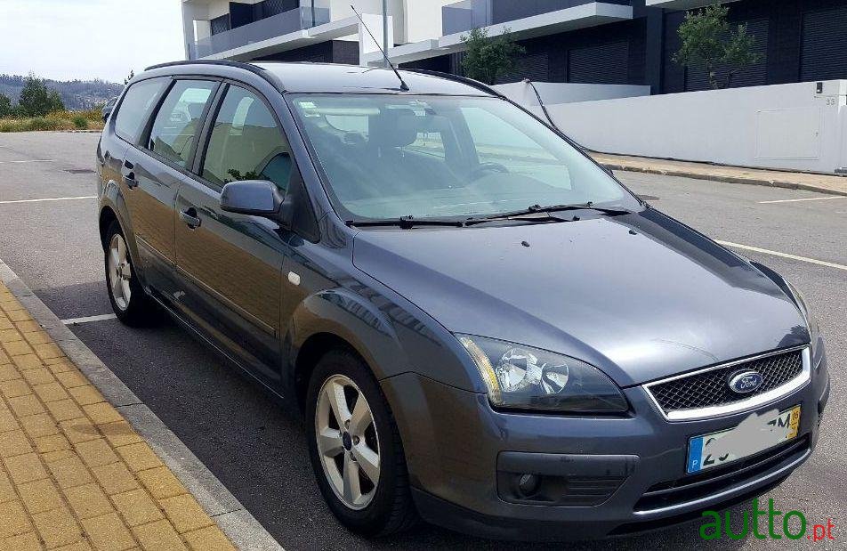 2005' Ford Focus Sw photo #2