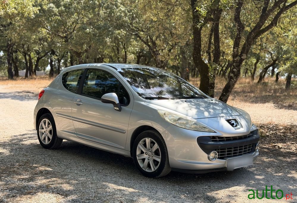 2009' Peugeot 207 1.6 Hdi Sport photo #3