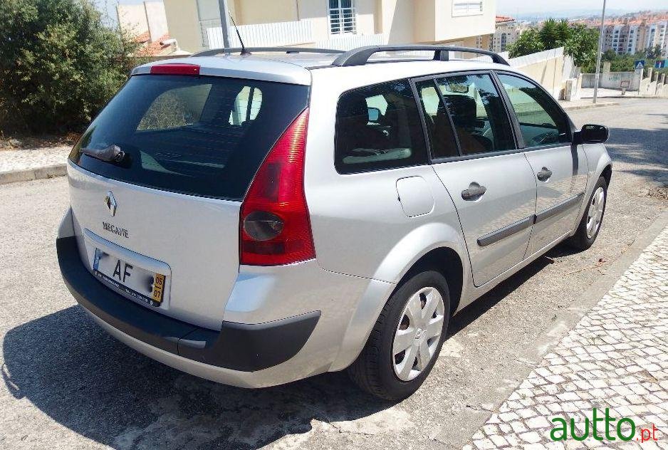 2005' Renault Megane Break photo #1