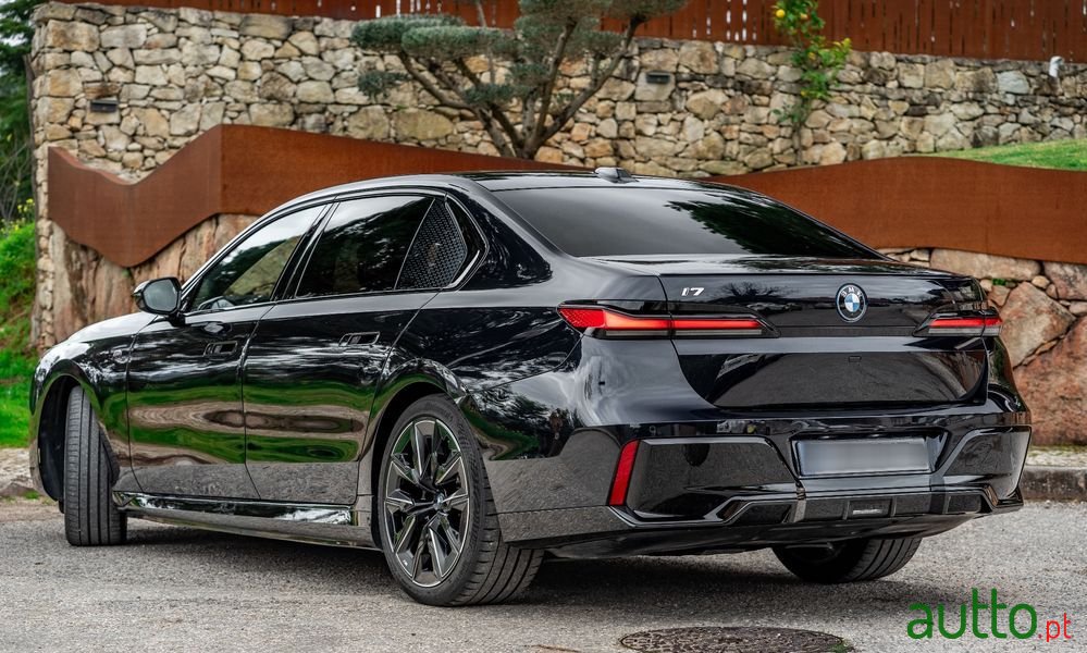 2024' BMW Série I photo #3