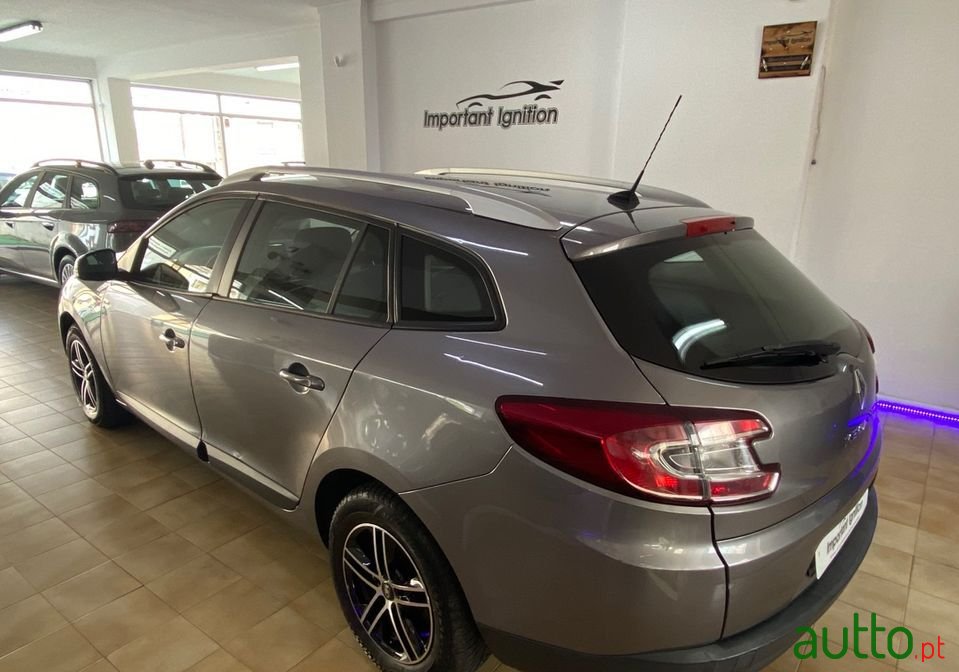 2013' Renault Megane Sport Tourer photo #3