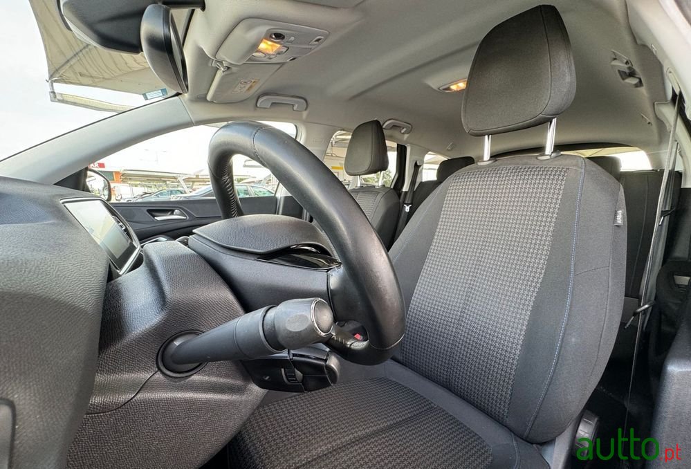 2020' Peugeot 308 Sw photo #3