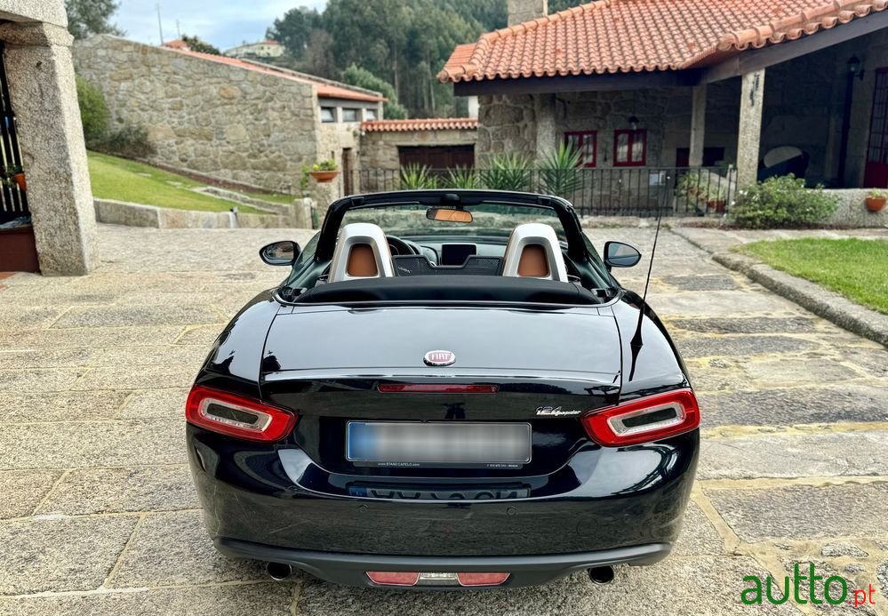 2017' Fiat 124 Spider photo #3