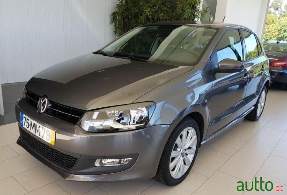 2011' Volkswagen Polo 1.2 Tdi Confortline photo #2
