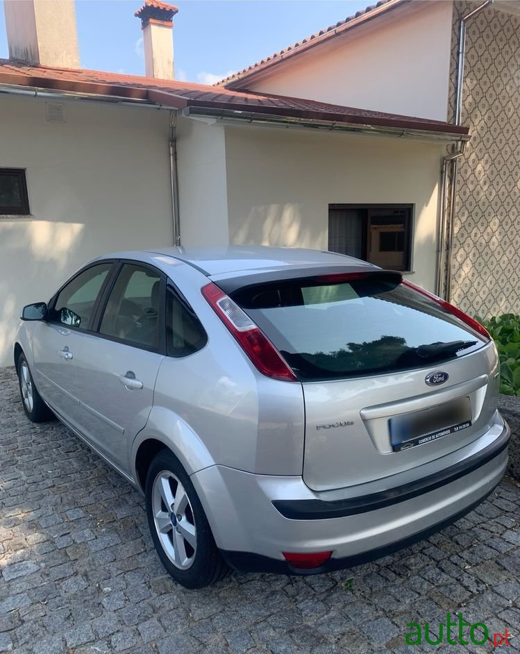 2005' Ford Focus photo #2