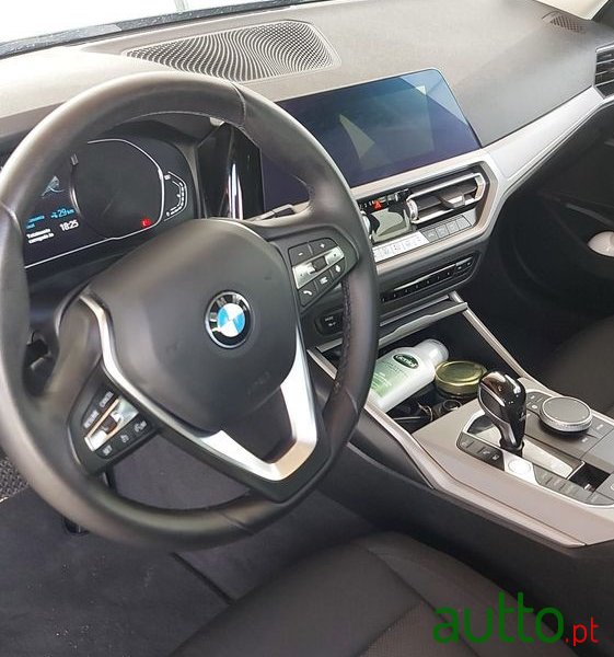 2021' BMW 330 photo #1