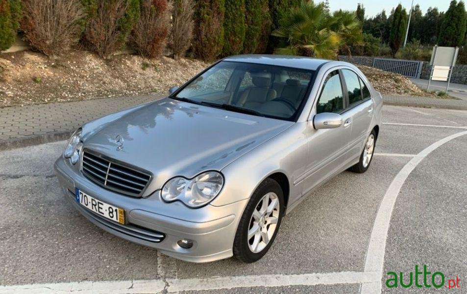 2006' Mercedes-Benz C-220 Avantgarde photo #2