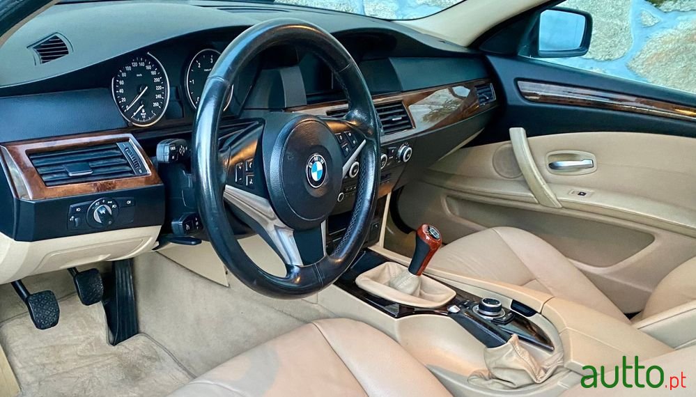 2009' BMW Série 5 D Executive photo #4