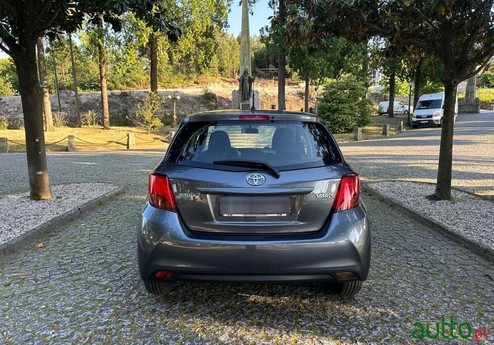 2015' Toyota Yaris 1.0 Vvt-I Comfort photo #5