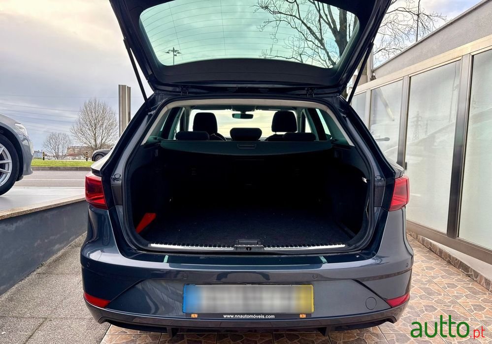2018' SEAT Leon St photo #5