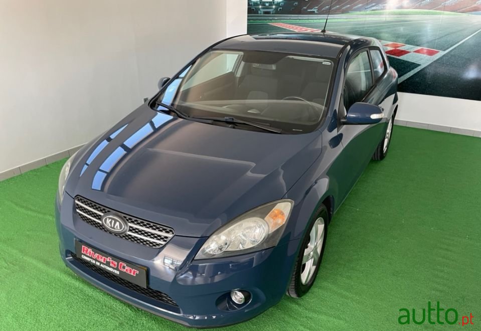 2011' Kia Ceed photo #4