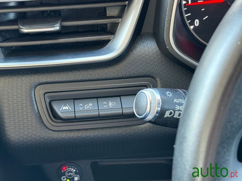 2020' Renault Clio photo #5