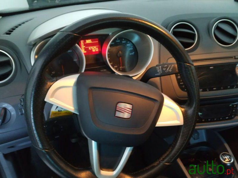 2012' SEAT Ibiza photo #3