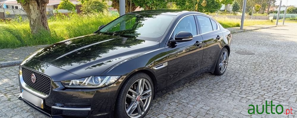 2017' Jaguar XE photo #1