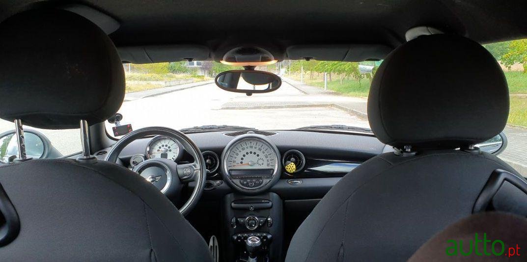 2011' MINI Cooper S photo #5